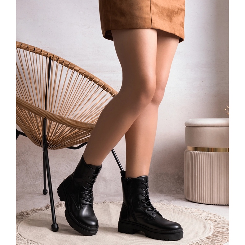 Černé zateplené klasické boty Edmund černá 1 Černé zateplené klasické boty Edmund černá 1