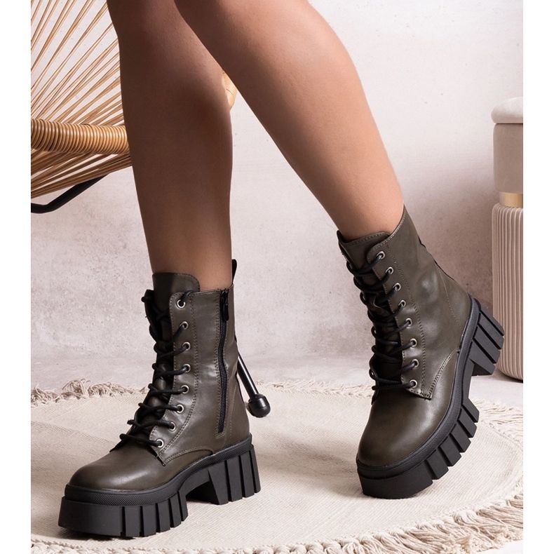 Zelené turistické boty z eko kůže Kalinara zelená 1 Zelené turistické boty z eko kůže Kalinara zelená 1