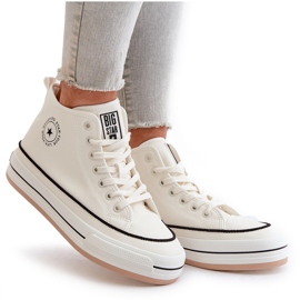 Zateplené dámské tenisky na platformě z eko kůže Big Star OO274061 White bílý 17