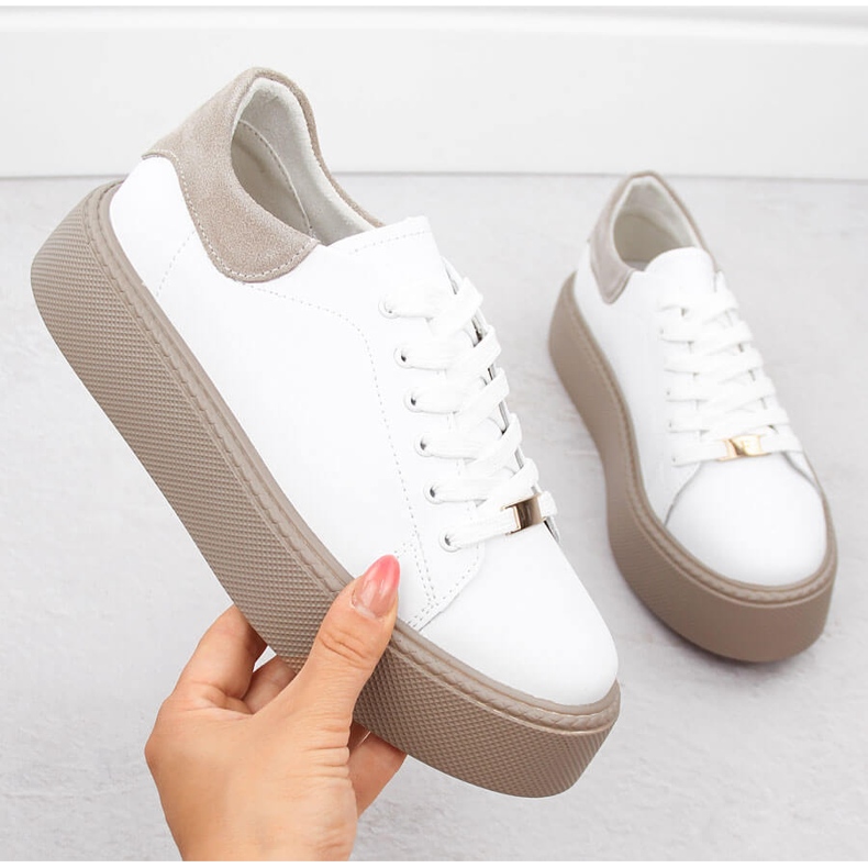 Bílé dámské kožené sportovní boty Filippo DP6119 na platformě bílý 2