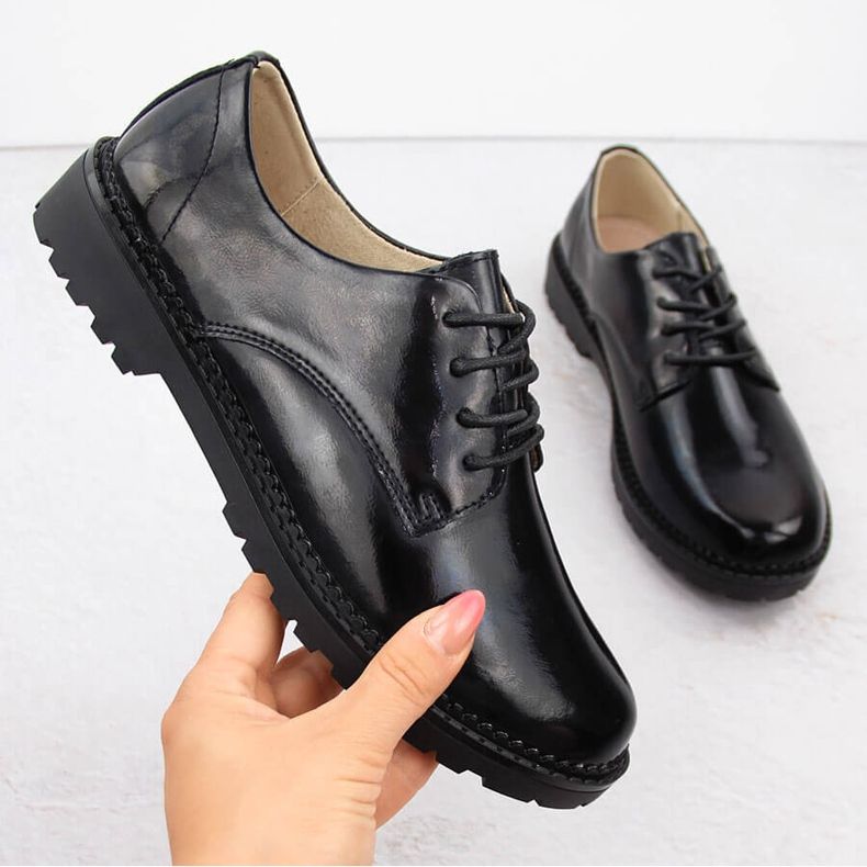 Černé dámské kožené šněrovací boty Filippo DP6431 černá 1