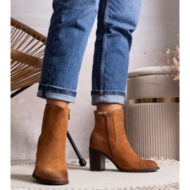 Hnědé kotníkové boty Fikriya na vysokém podpatku hnědý 1