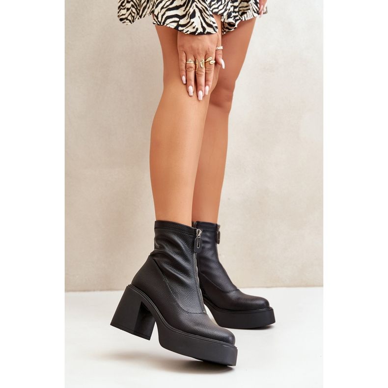 Zateplené dámské kozačky na platformě a vysokém podpatku Černá Vinceza 66715 2
