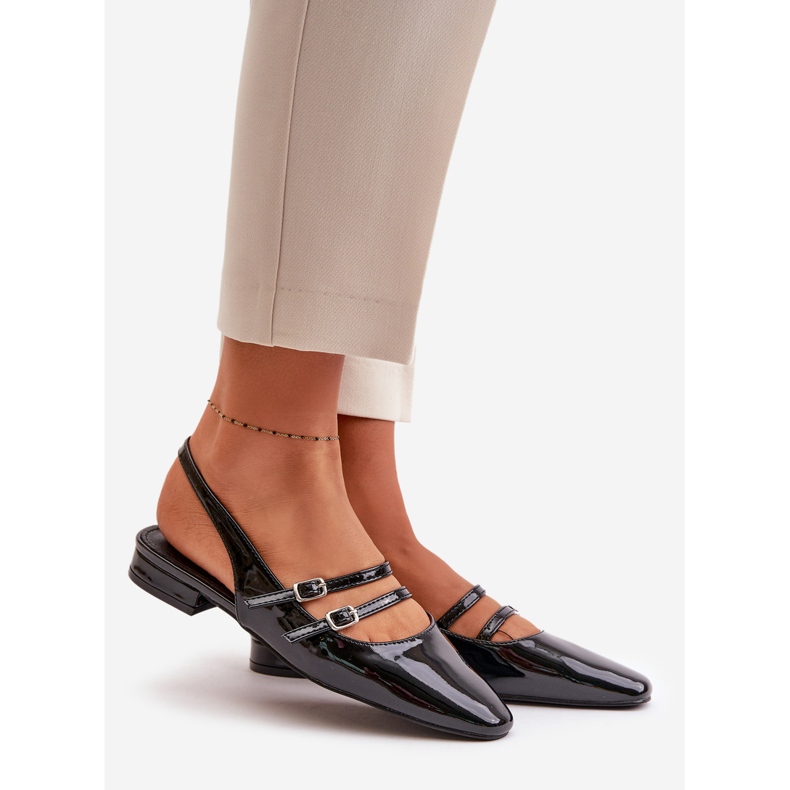 Lakované balerínky s ramínky na nízkých podpatcích, černá Bialettia 1