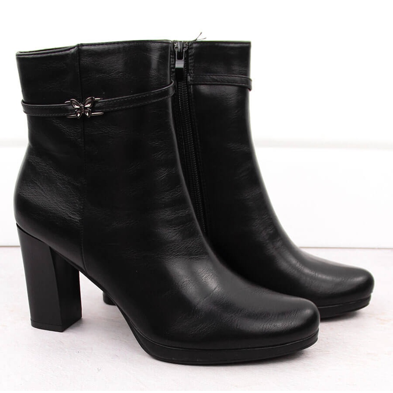 M. DASZYŃSKI Dámské zateplené černé kotníkové boty M.Daszyński AF125-22 černá 2