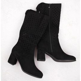 M. DASZYŃSKI Černé semišové prolamované boty M.Daszyński SA156-10B černá 1