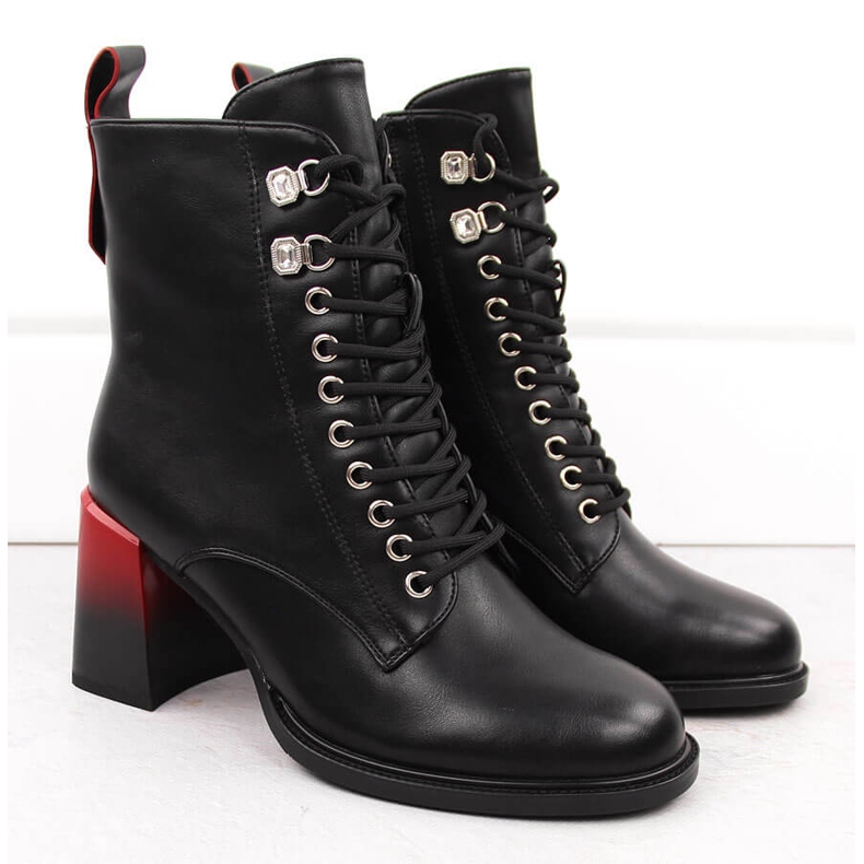 Dámské kotníkové boty na ozdobném černém podpatku D&amp;A S.Barski Premium Collection MR880-132 černý 2
