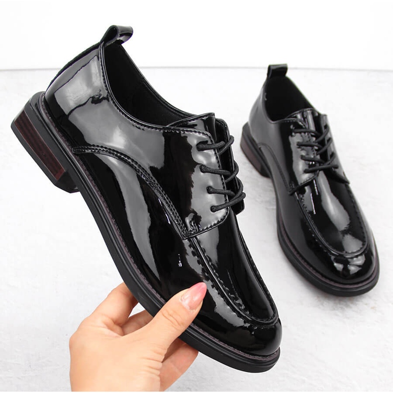 Černé lakované dámské boty Filippo DP6307/24 černý 1