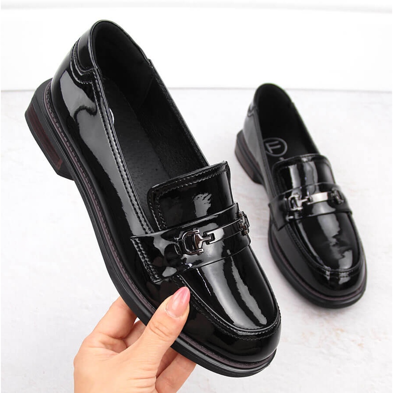 Černé lakované dámské boty Filippo DP6306/24 černá 1