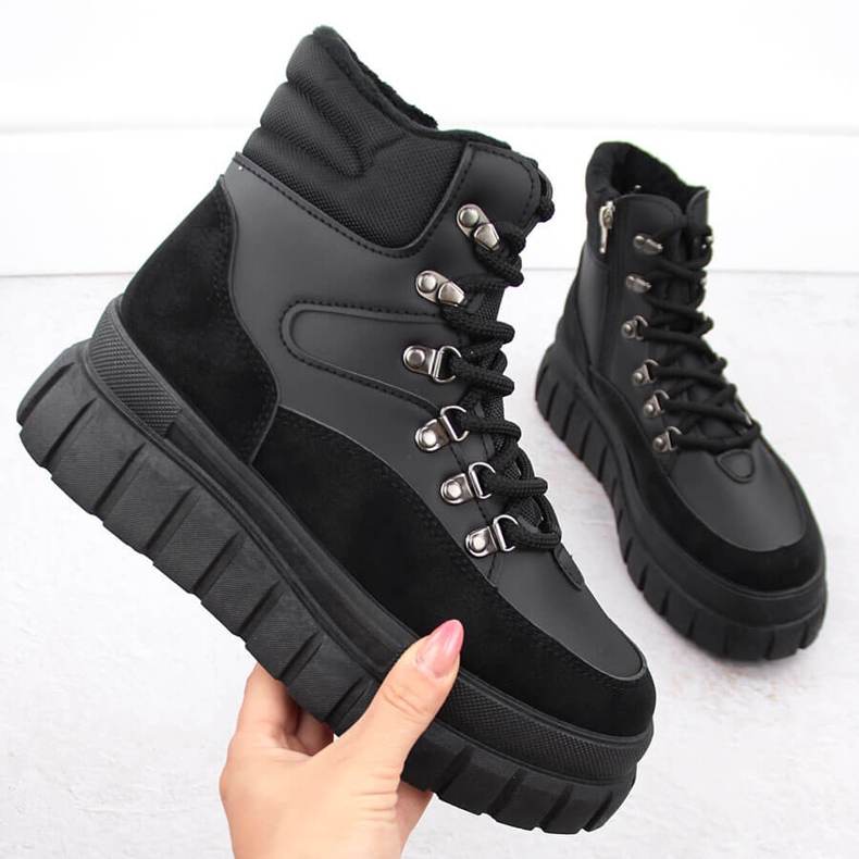 Dámské černé kozačky se silnou platformou News 7928 černá 1