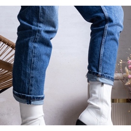 Bílé kozačky na podpatku značky Marisa bílý 1