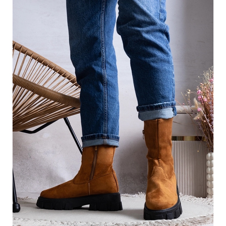 Hnědé kotníkové boty na platformě hnědý 1