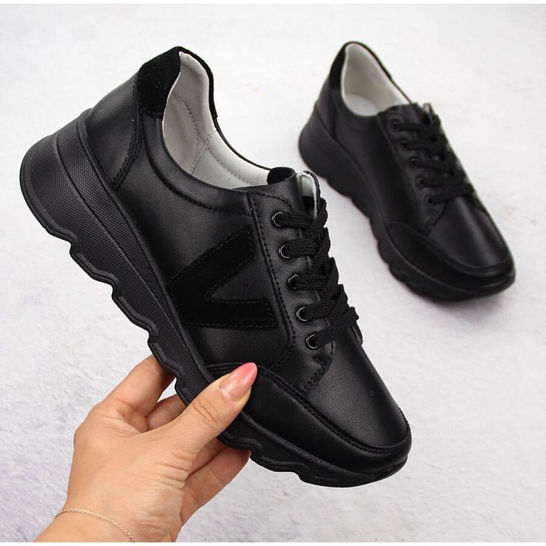 Dámské černé kožené tenisky na klínku Vinceza 7918 černá 1