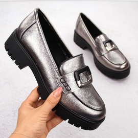 Dámské mokasíny s kovovým stříbrným zdobením Potocki 12420 1 Dámské mokasíny s kovovým stříbrným zdobením Potocki 12420 1