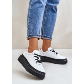 Dámská sportovní obuv na platformě, přírodní kůže, bílá 41470 Vinceza bílý 2