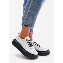 Dámská sportovní obuv na platformě, přírodní kůže, bílá 41470 Vinceza bílý 1