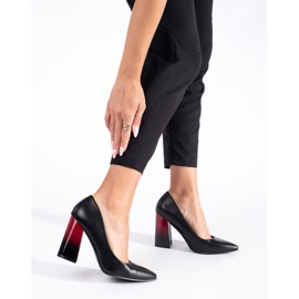 Černé dámské lodičky na sloupku černá 2 Černé dámské lodičky na sloupku černá 2