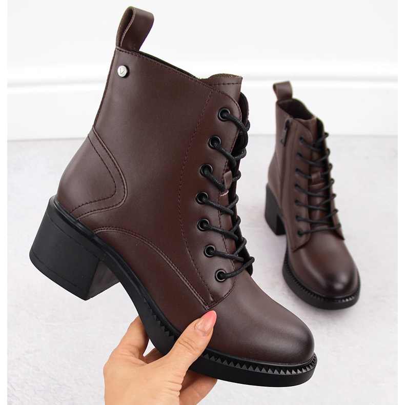 Hnědé dámské kožené kotníkové boty Vinceza 66722 hnědý 1