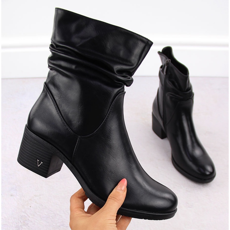 Dámské zateplené kotníkové boty, černé, Vinceza 10547 černá 1