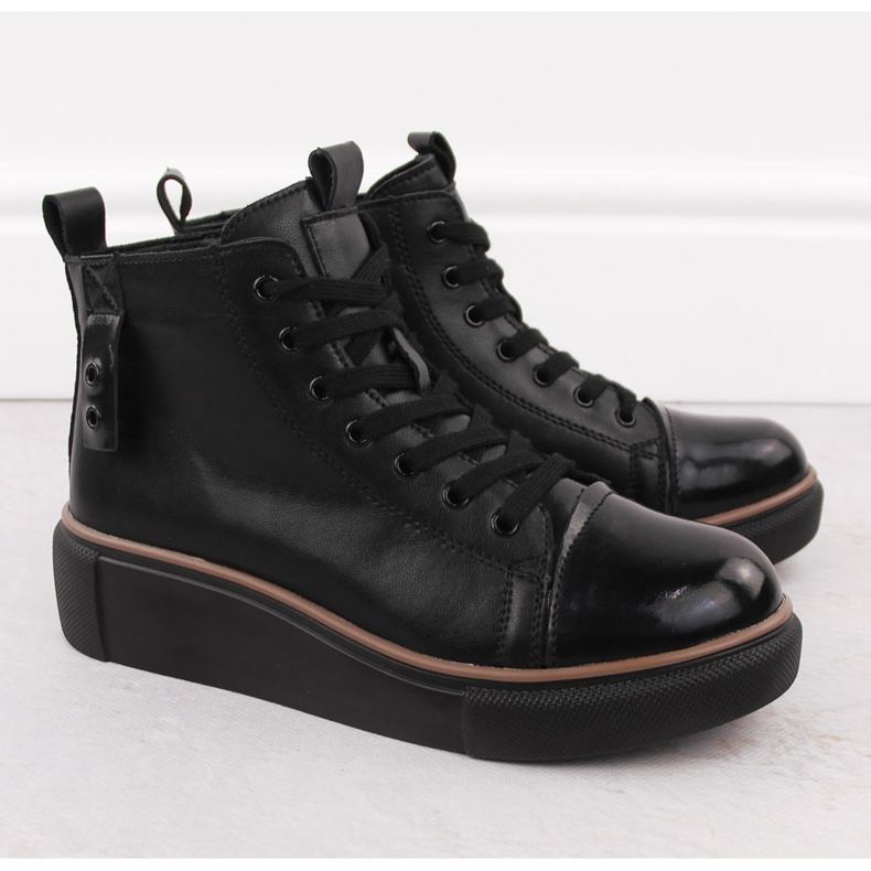 Dámské kožené, zateplené černé kozačky T.Sokolski Z24-218 černá 2