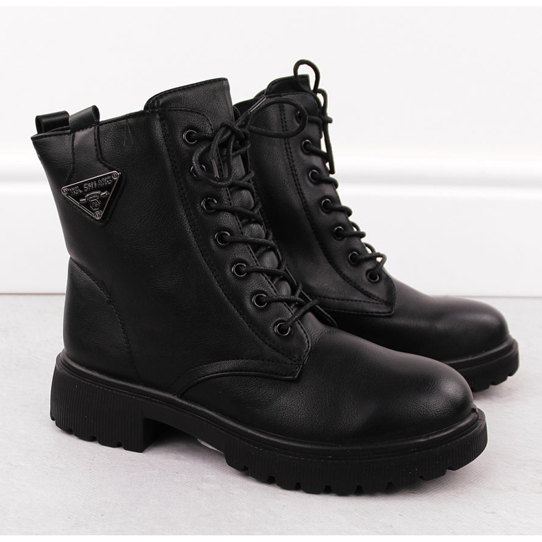 Dámské černé traperské boty T.Sokolski Z23-132 černá 2