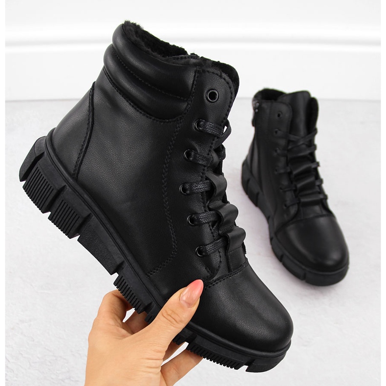 Dámské kožené kozačky na platformě, černé, T.Sokolski Z24-335 černá 1