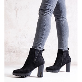 Černé kotníkové boty Hayet na vysokém podpatku s kubickou zirkonií černá 1 Černé kotníkové boty Hayet na vysokém podpatku s kubickou zirkonií černá 1