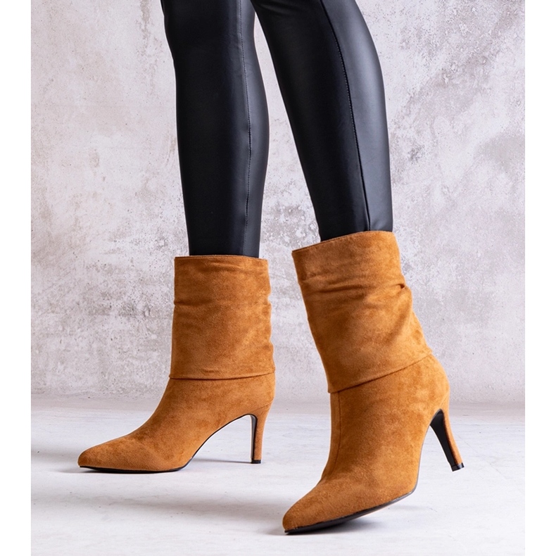 Hnědé kotníkové boty na vysokém podpatku Bileis béžový 1