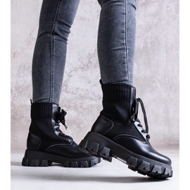 Černé kotníkové boty s pružným svrškem značky Zogba černá 1 Černé kotníkové boty s pružným svrškem značky Zogba černá 1