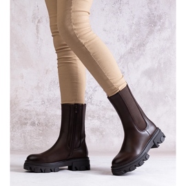 Hnědé vysoké kotníkové boty z eko kůže Manera hnědý 1