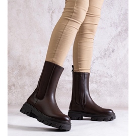 Hnědé vysoké kotníkové boty z eko kůže Manera hnědý 2