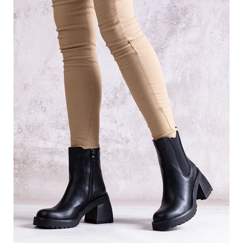 Černé dámské kotníkové boty z eko kůže Ariane černá 2