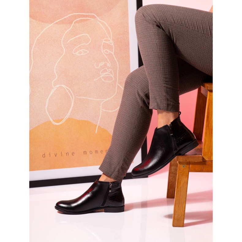 BUTDAM Btz Aurora černé kožené podzimní kozačky na plochém podpatku černá 1 BUTDAM Btz Aurora černé kožené podzimní kozačky na plochém podpatku černá 1