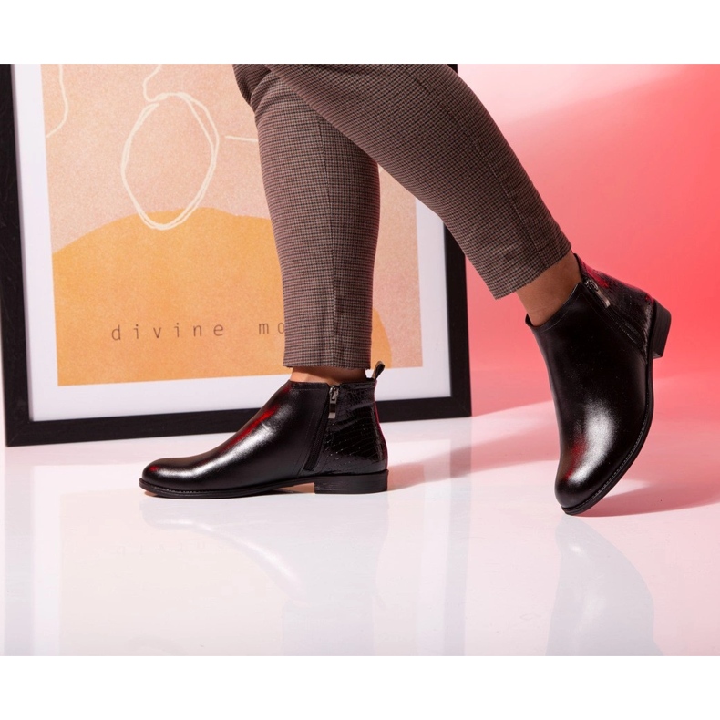 BUTDAM Btz Aurora černé kožené podzimní kozačky na plochém podpatku černá 2 BUTDAM Btz Aurora černé kožené podzimní kozačky na plochém podpatku černá 2