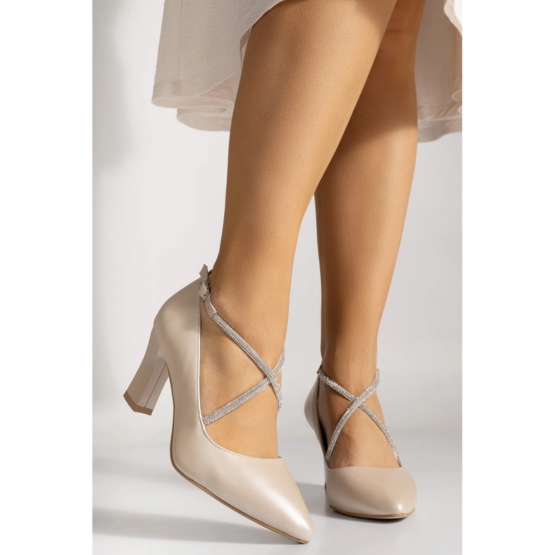 Kožené lodičky s ozdobnými křížovými ramínky, béžový BUTDAM 1