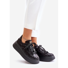 Kožená sportovní obuv na platformě Maciejka 06191-42 Černá 1