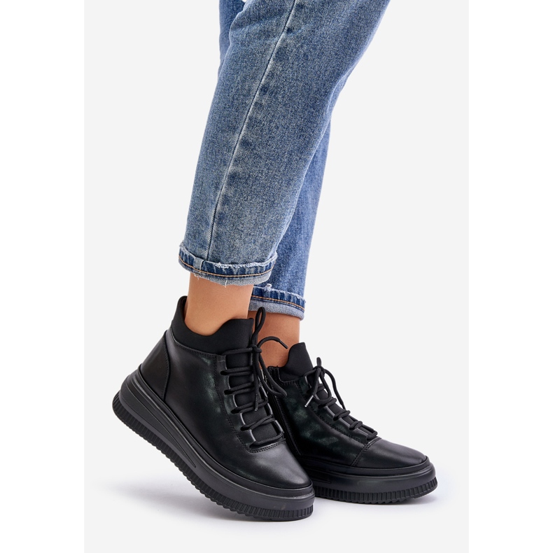 Lehká kožená sportovní obuv na platformě Artiker 55C1041 černá 1