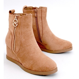 Kotníkové boty na klínku Vavin Camel se zlatým zipem béžový 1