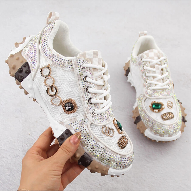 Dámské boty bohatě zdobené zirkony, bílé Potocki 16324 bílý 1