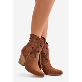 Lewski Shoes Semišové kovbojské boty s prolamovaným vzorem Lewski 3612 Brown béžový 1