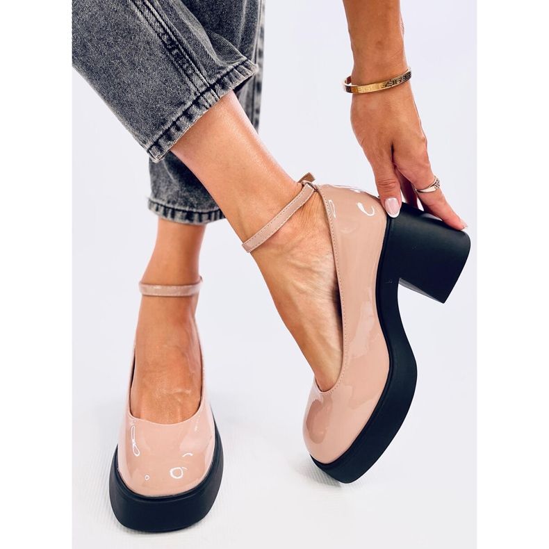 Termet Khaki lodičky na širokém podpatku béžový 1