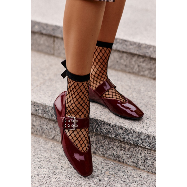 Ideal Shoes Lakované balerínky s páskem, vínové červený 2