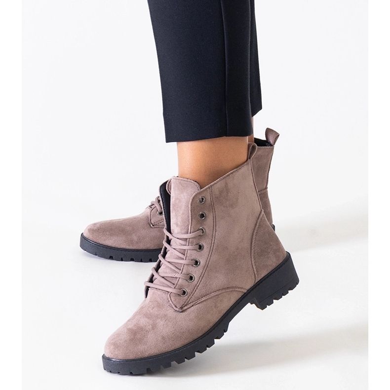 Hnědé pracovní boty z ekologického semiše na platformě Barosa hnědý 1