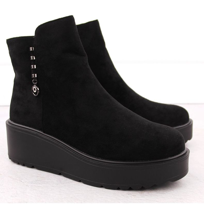 Dámské semišové kotníkové boty na silné platformě, černé Potocki 11305 černá 2