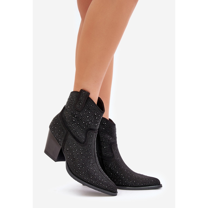 Zdobené kovbojské boty na vysokých podpatcích se špičatými špičkami S.Barski HY42-121 Black černá 1 Zdobené kovbojské boty na vysokých podpatcích se špičatými špičkami S.Barski HY42-121 Black černá 1