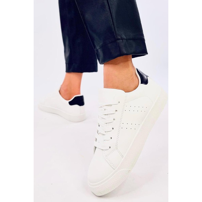 Černé dámské tenisky bílý 1