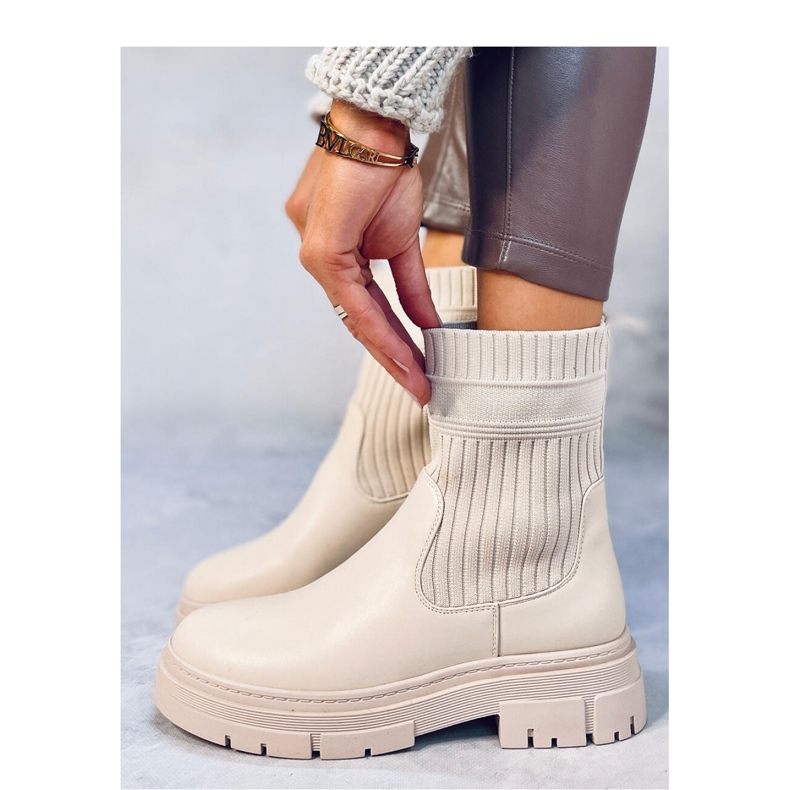 Béžové kotníkové boty s elastickým svrškem béžový 1