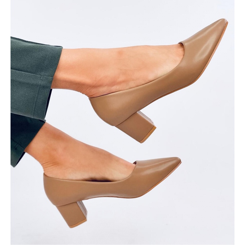 Khaki lodičky na nízkém podpatku hnědý 1 Khaki lodičky na nízkém podpatku hnědý 1