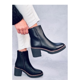 Tamika Černé gumové kotníkové boty na podpatku - Inello černá 2