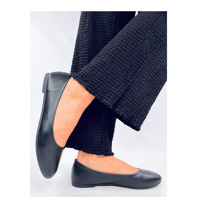 Klasické celozrnné balerínky Musse Black - Inello černá 2